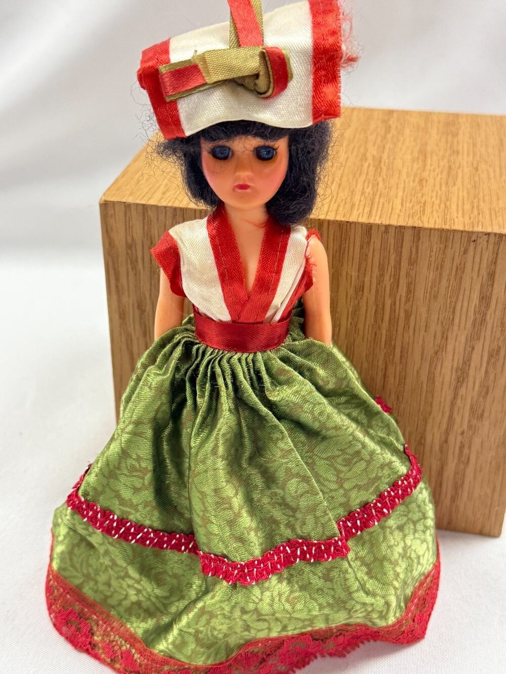Vintage Ethnic Costume Doll Unmarked Sleep Eyes 7 Inch Free Standing Red Green